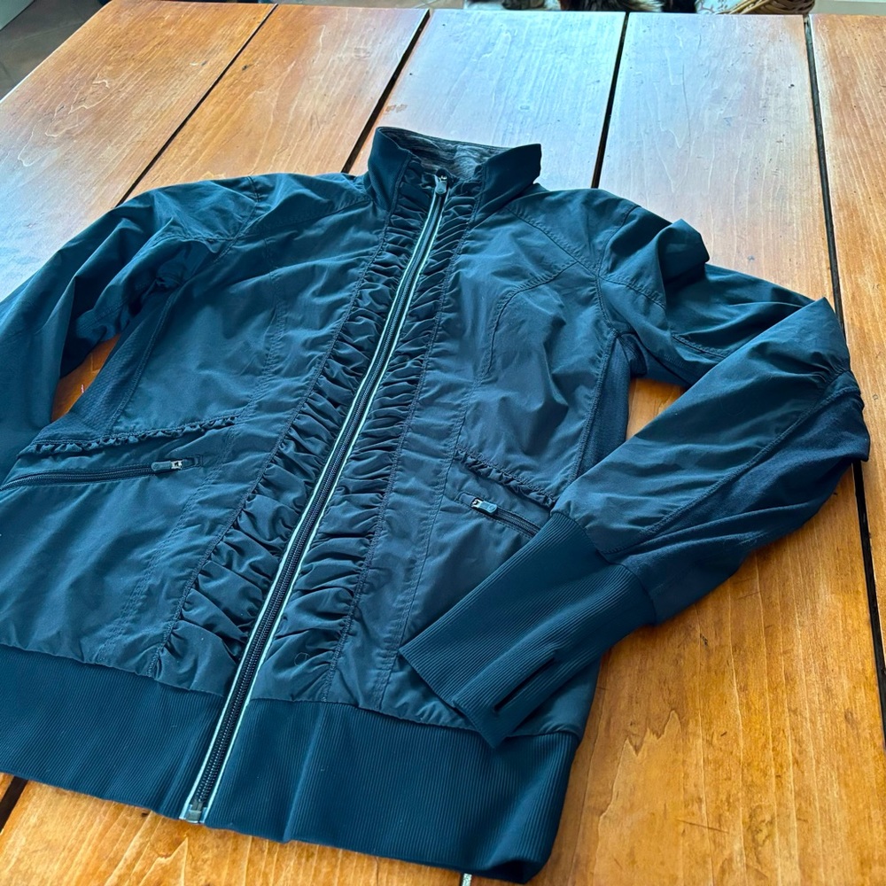 Lululemon Run: Back On Track Jacket - Picture 4 of 11